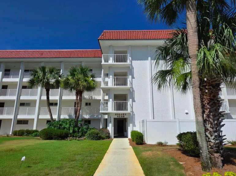 COLONY CLUB
